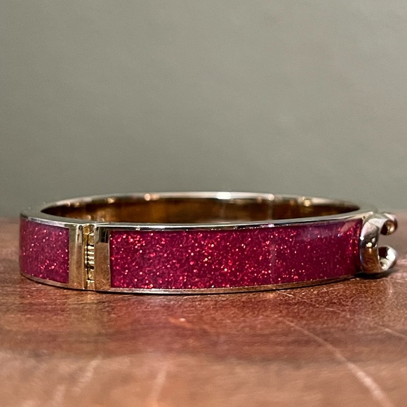 COACH SIGNATURE PUSH HINGED BANGLE RED GLITTER - Picture 10 of 15